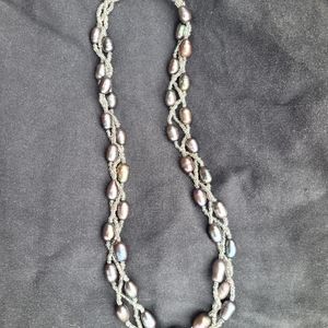 Artisinal black pearl necklace